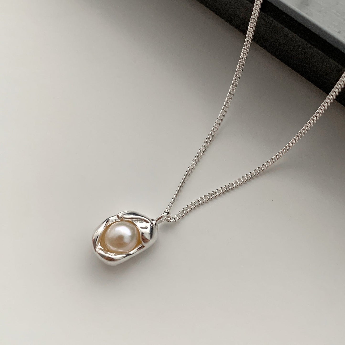 Sterling Silver Pearl Necklace/Silver Pea