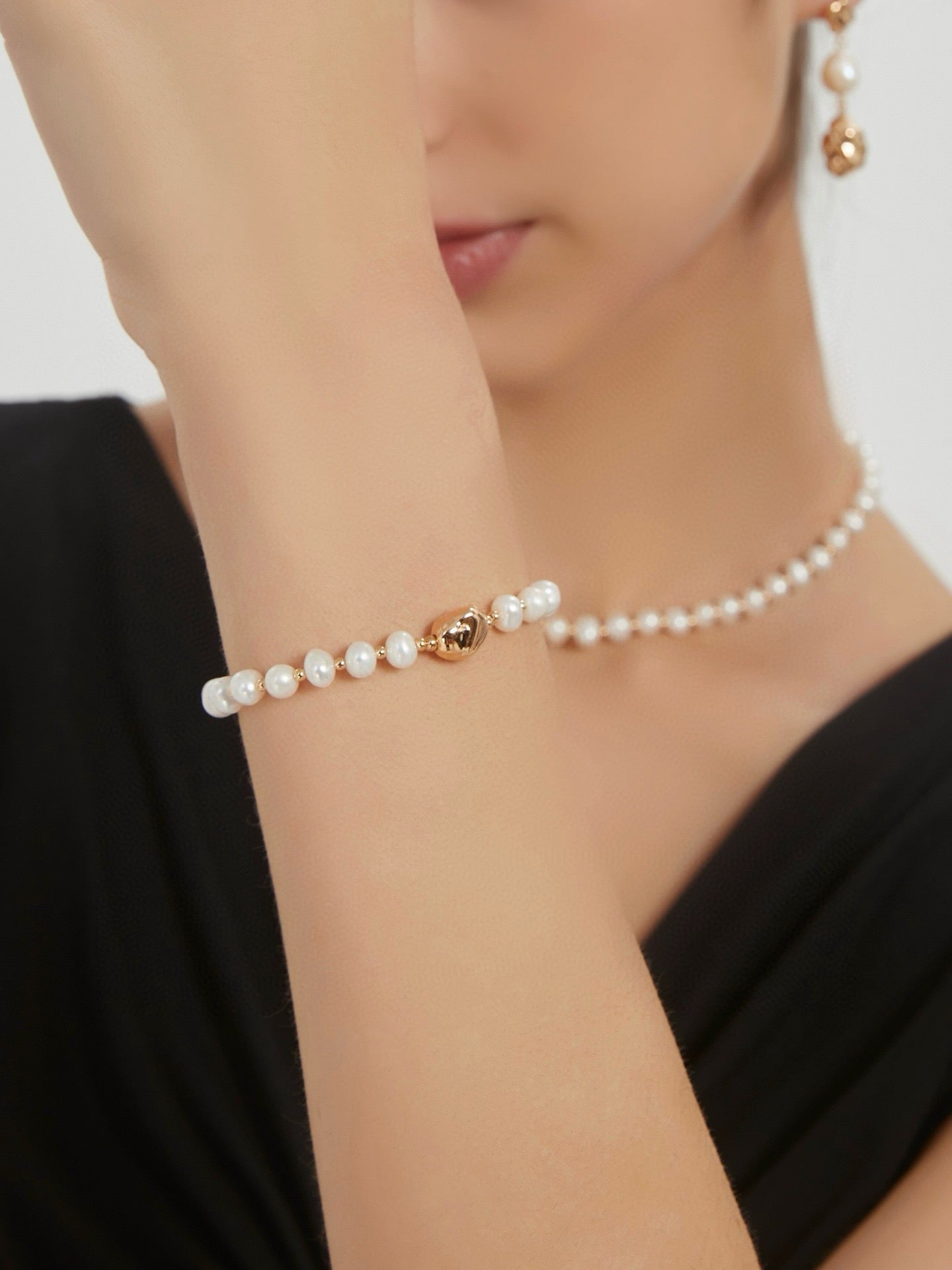 Aurora Pearl Necklace & Bracelet & Earrings Set