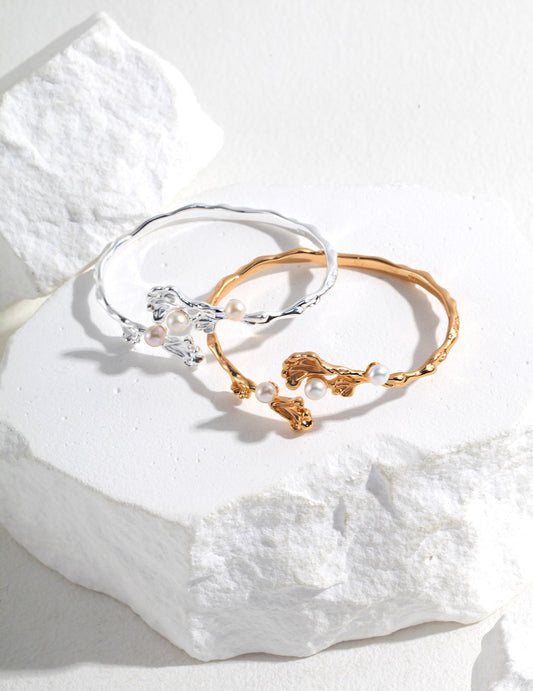 Wave Pearl Bangle