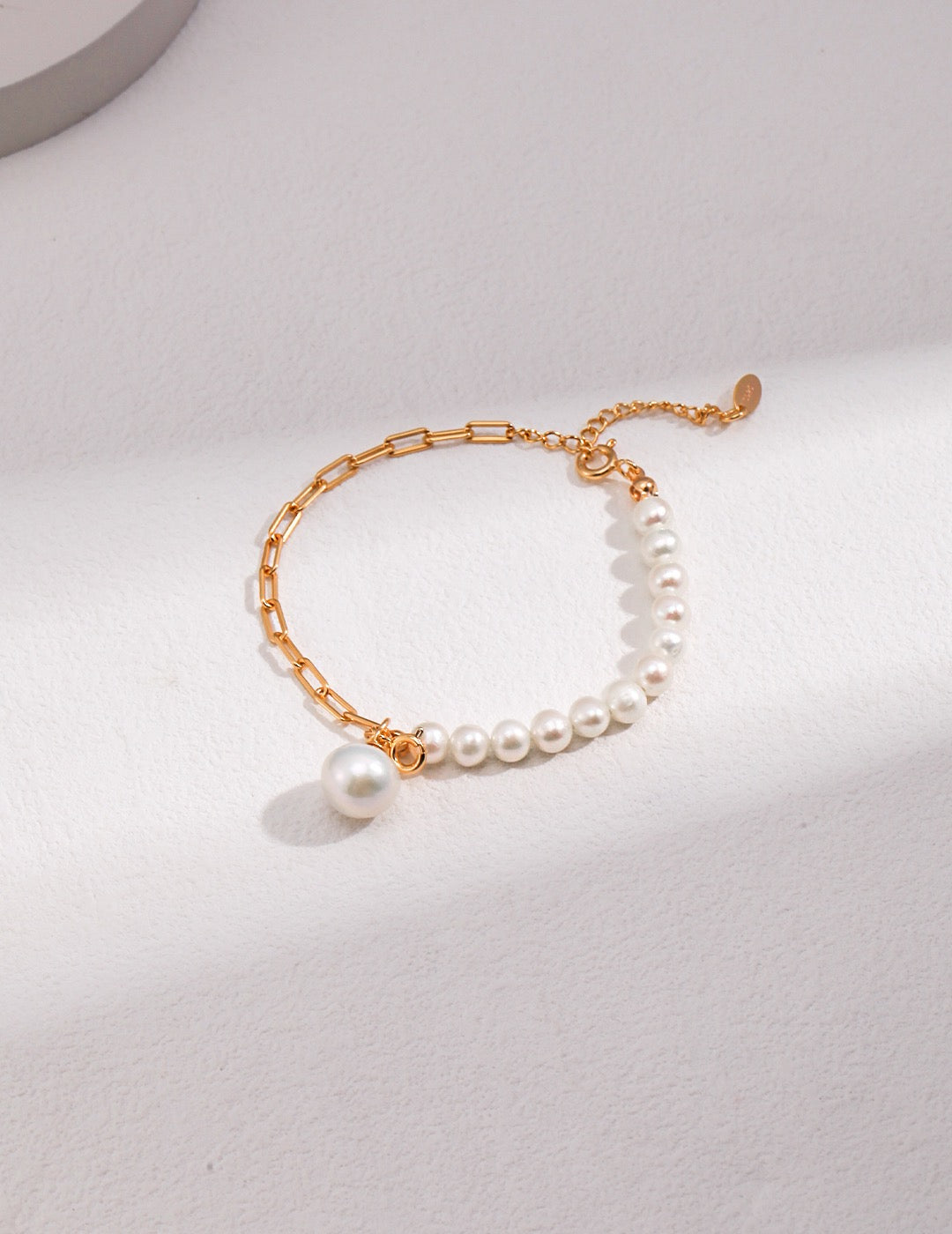 Pearl and chain bracelet