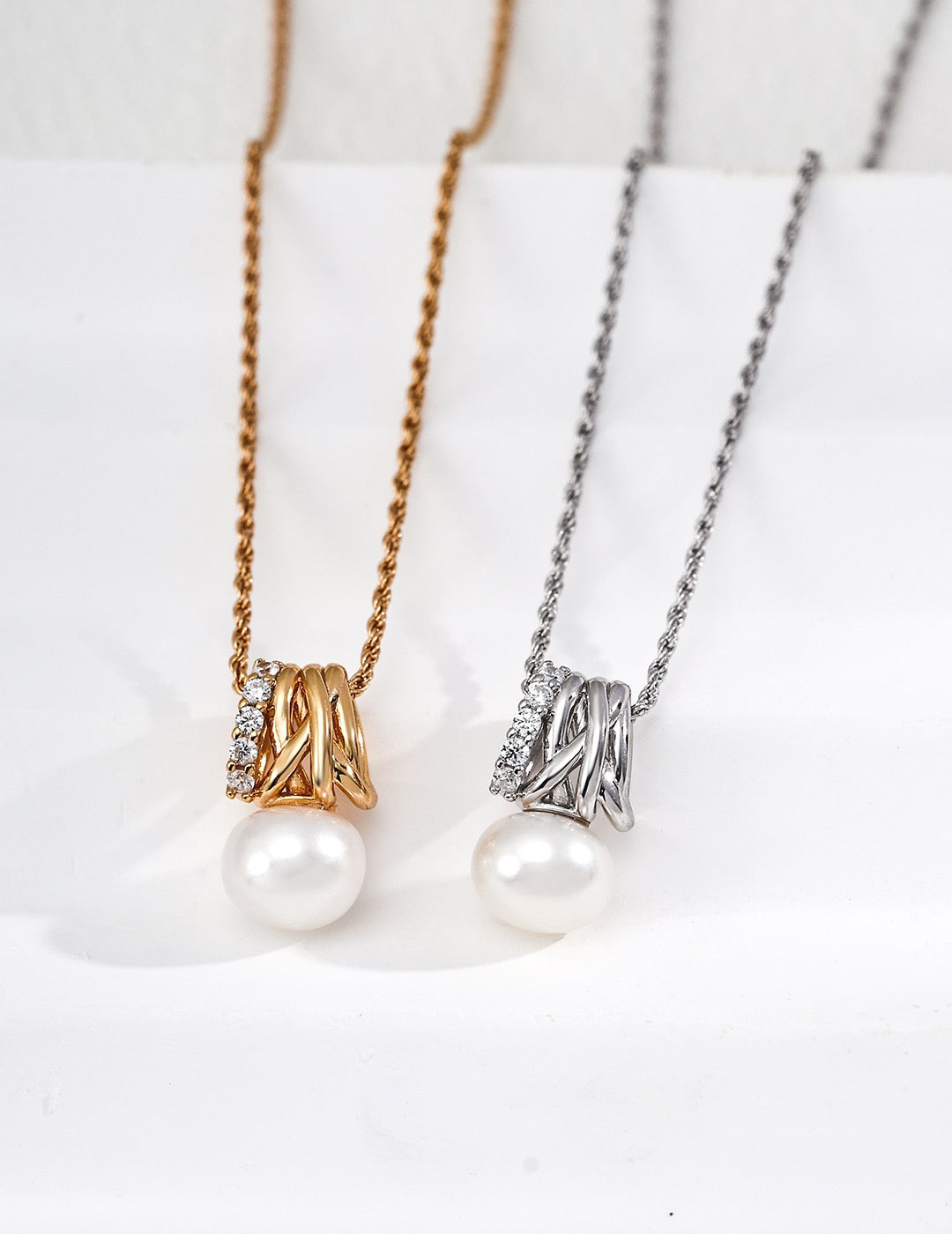 Classic Pearl & Zircon Elegance Set – Necklace with Matching Earrings