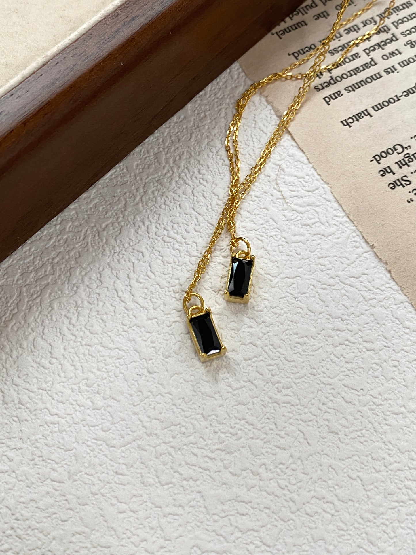 Black zircon rectangle pendant necklace