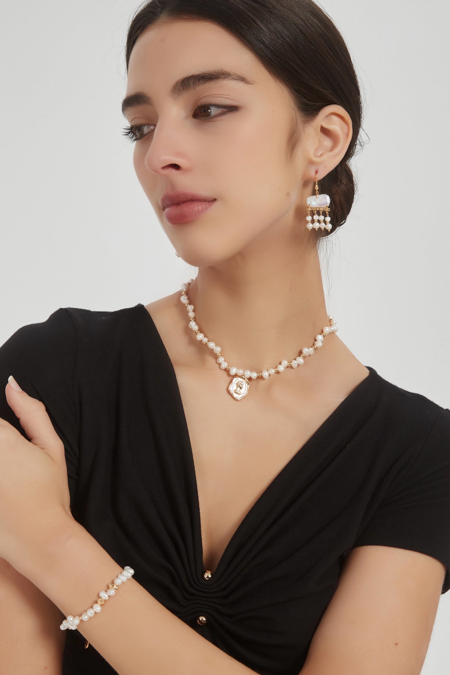 Pearl Necklace Queen