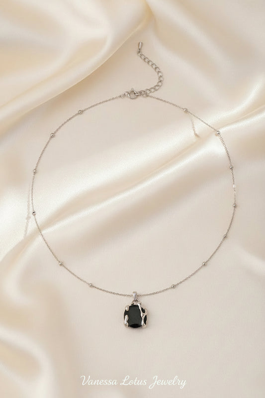 Vintage Black Onyx Pendant Necklace in S925 Sterling Silver – Minimalist Gold or Platinum Choker Jewelry