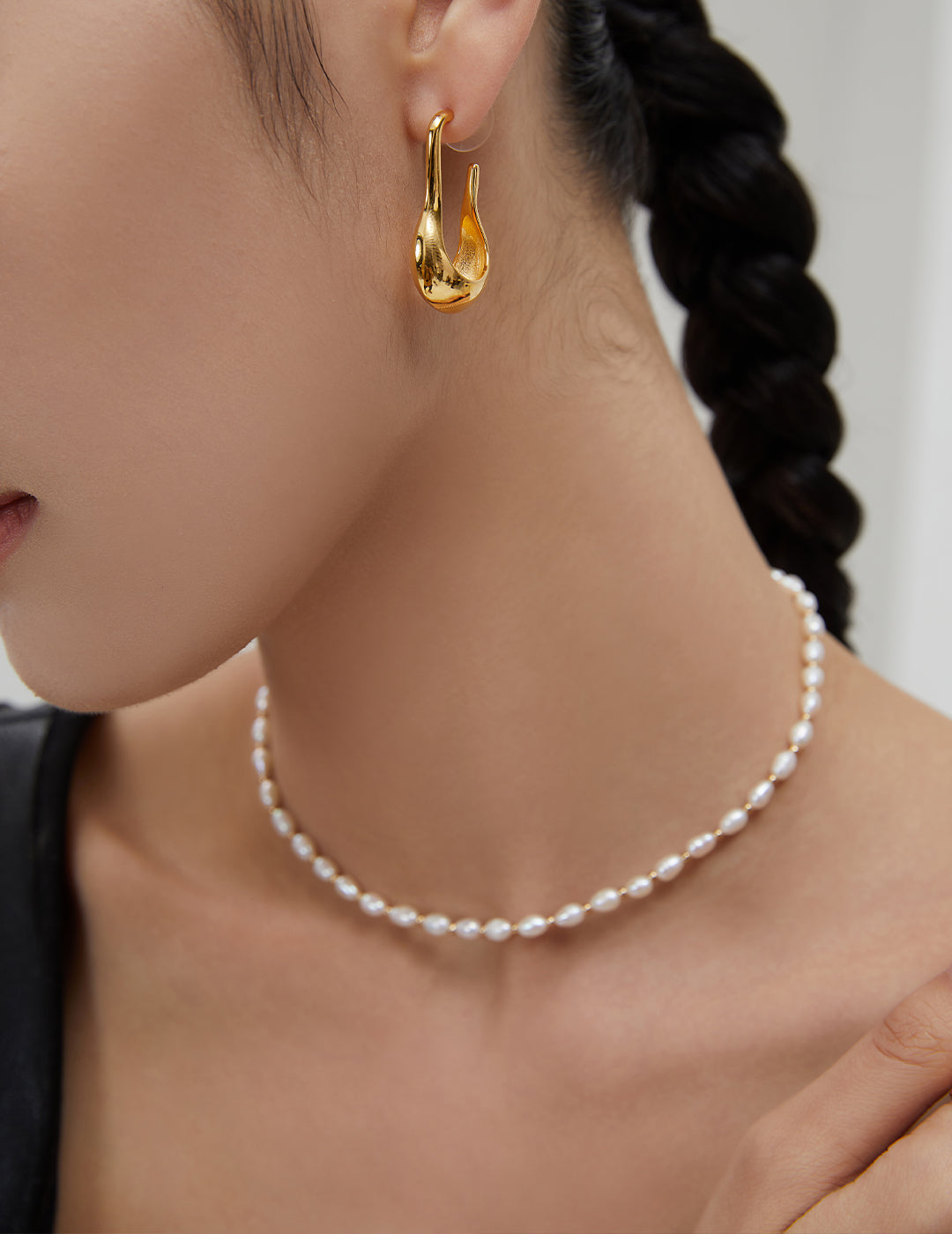 Pearl and silver bead necklace (choker)